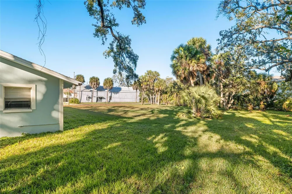 404 CANAL STREET Tarpon Springs, FL 34689