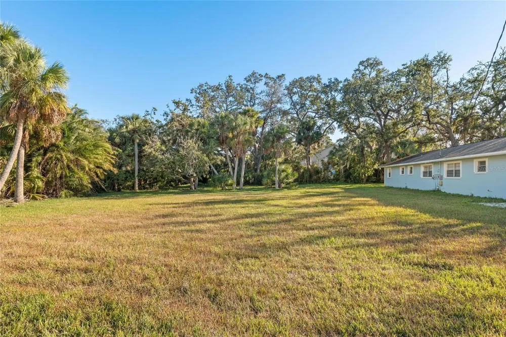 404 CANAL STREET Tarpon Springs, FL 34689