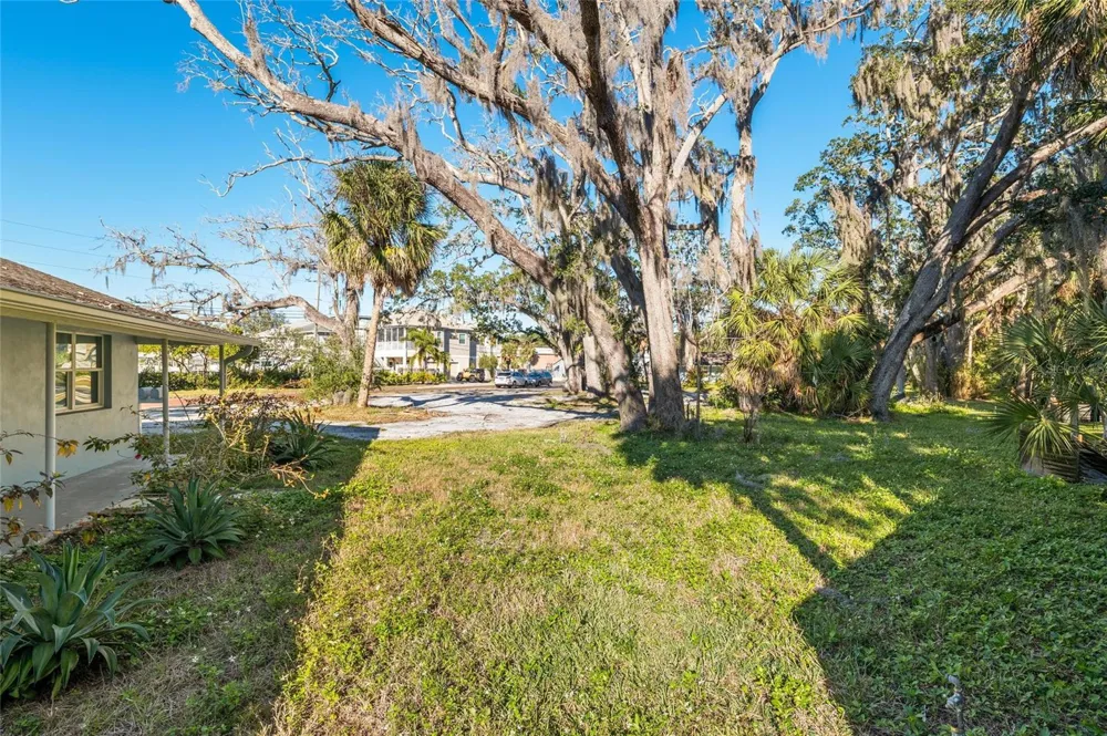 404 CANAL STREET Tarpon Springs, FL 34689