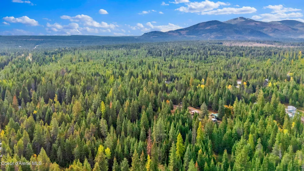 5077 W Nursery Lane Spirit Lake, ID 83869