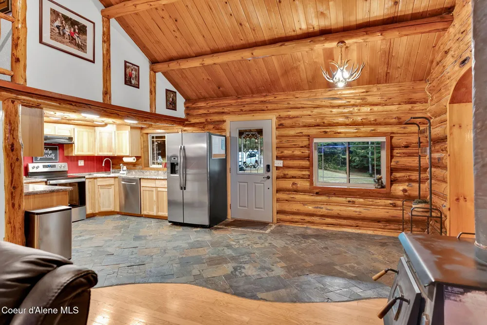5077 W Nursery Lane Spirit Lake, ID 83869