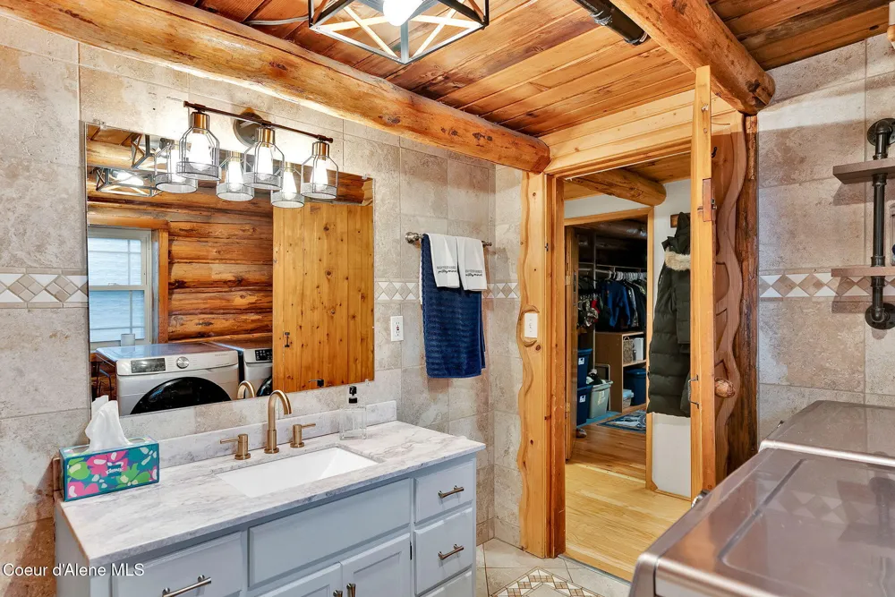 5077 W Nursery Lane Spirit Lake, ID 83869