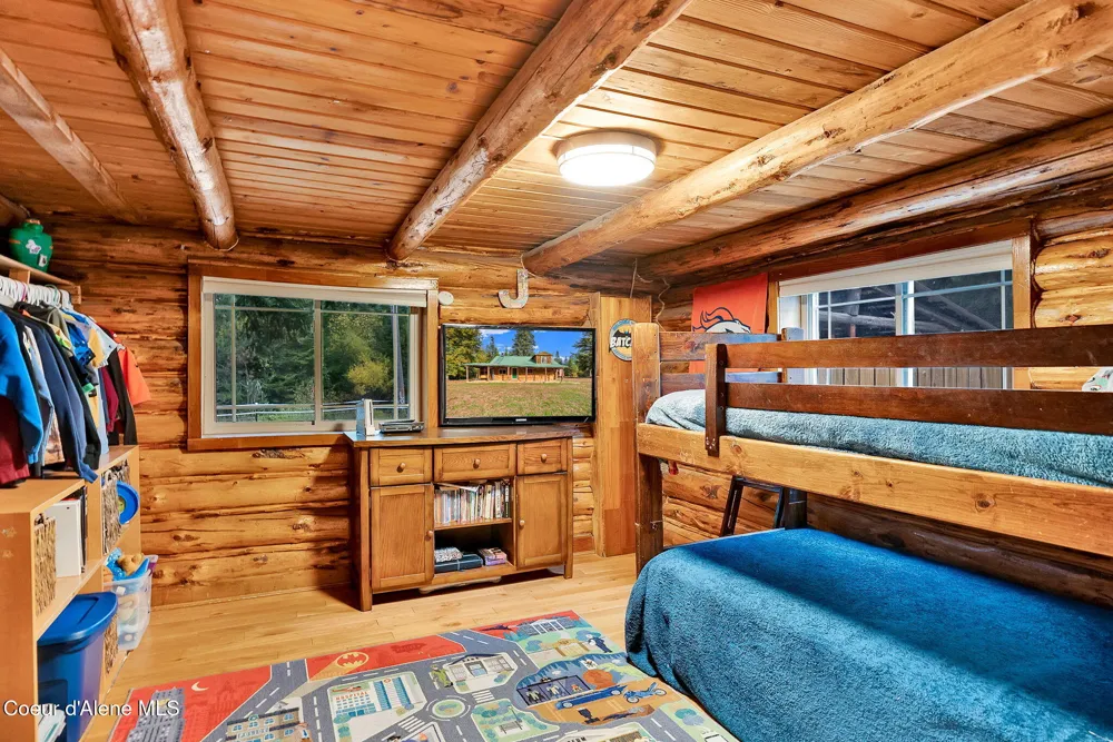 5077 W Nursery Lane Spirit Lake, ID 83869