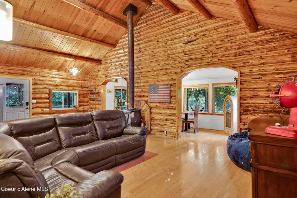5077 W Nursery Lane Spirit Lake, ID 83869