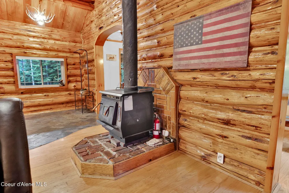 5077 W Nursery Lane Spirit Lake, ID 83869