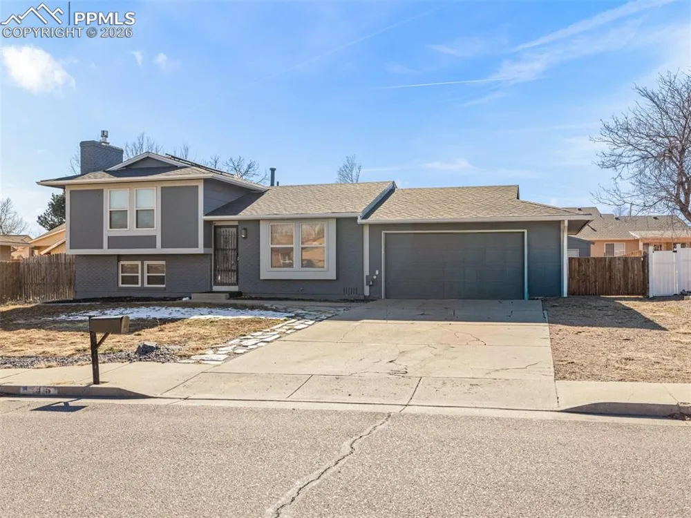 45 Archway Lane Pueblo, CO 81005