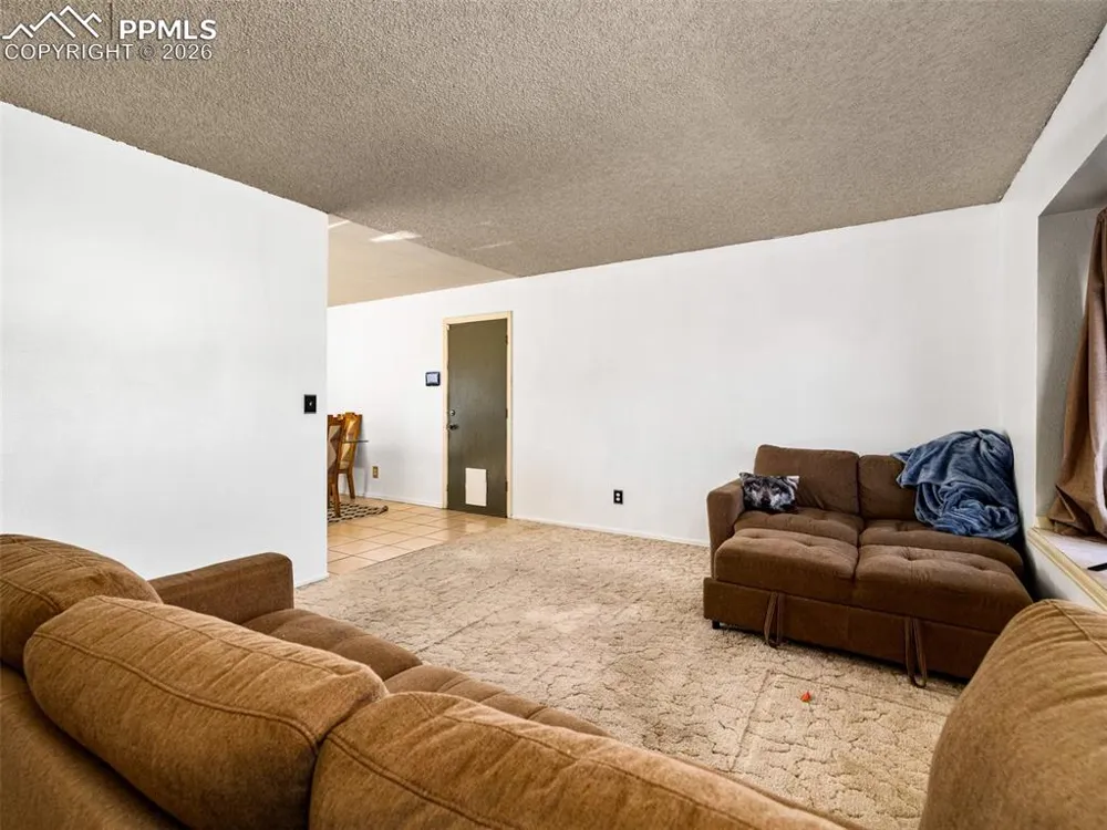45 Archway Lane Pueblo, CO 81005