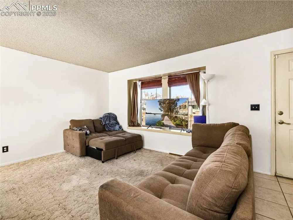 45 Archway Lane Pueblo, CO 81005