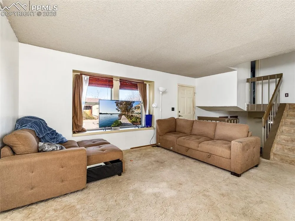 45 Archway Lane Pueblo, CO 81005