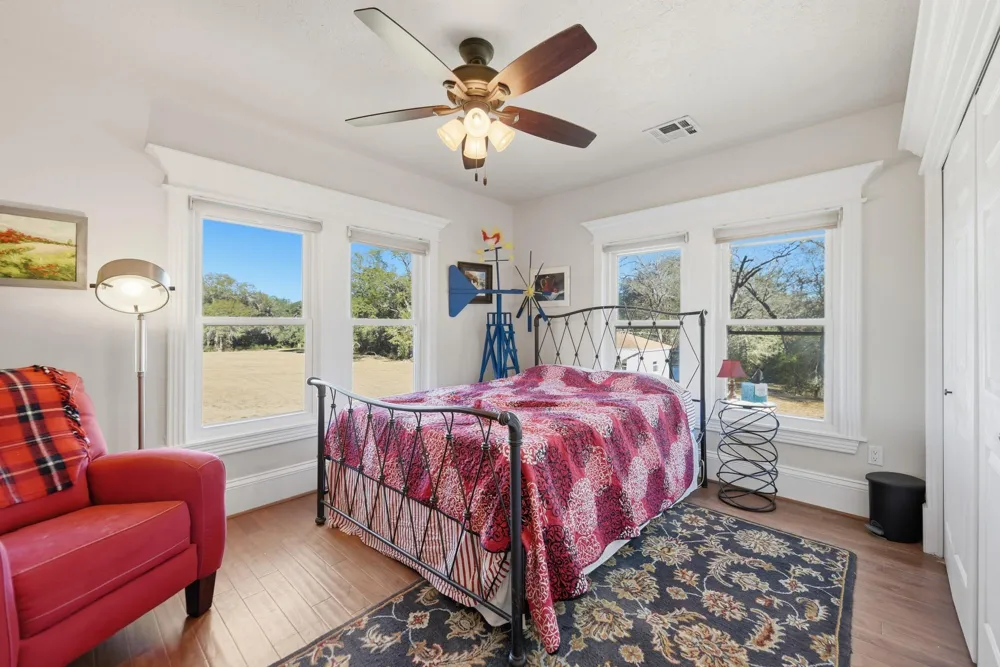 1804 Fm 109 New Ulm, TX 78950