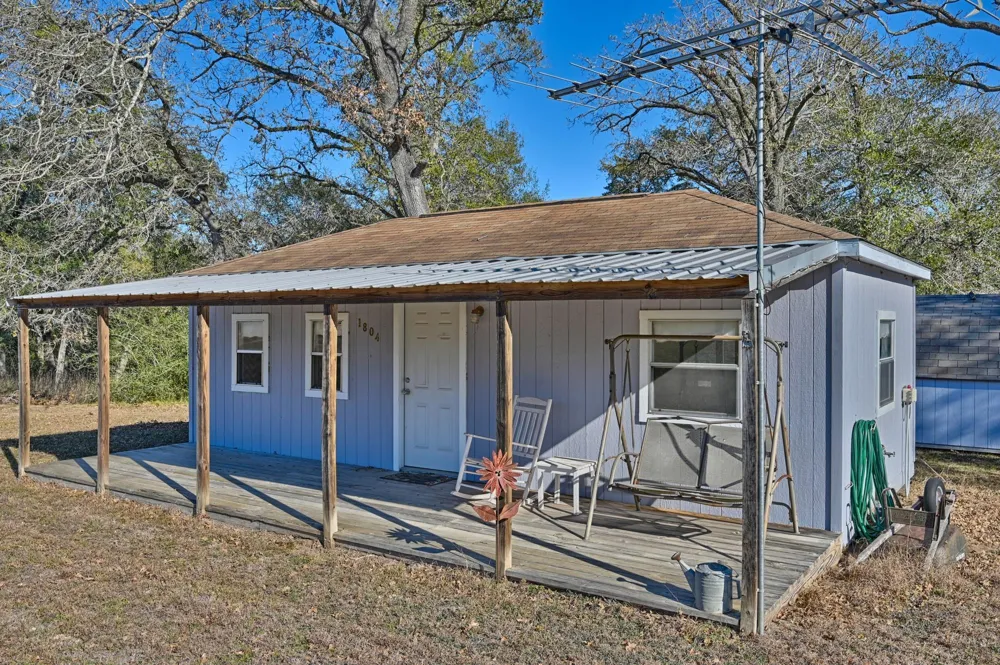 1804 Fm 109 New Ulm, TX 78950