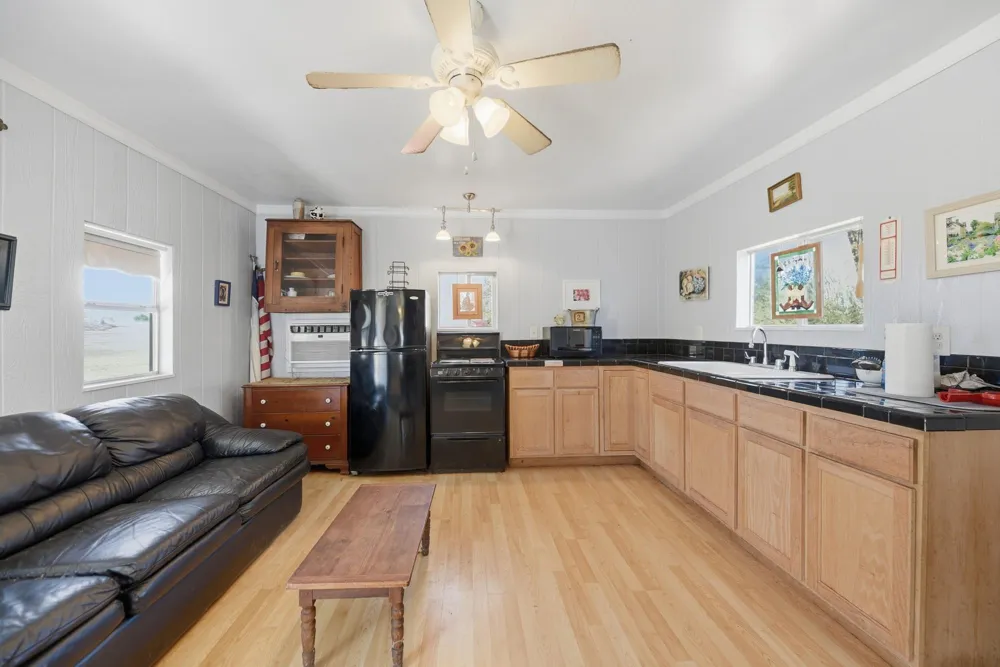 1804 Fm 109 New Ulm, TX 78950