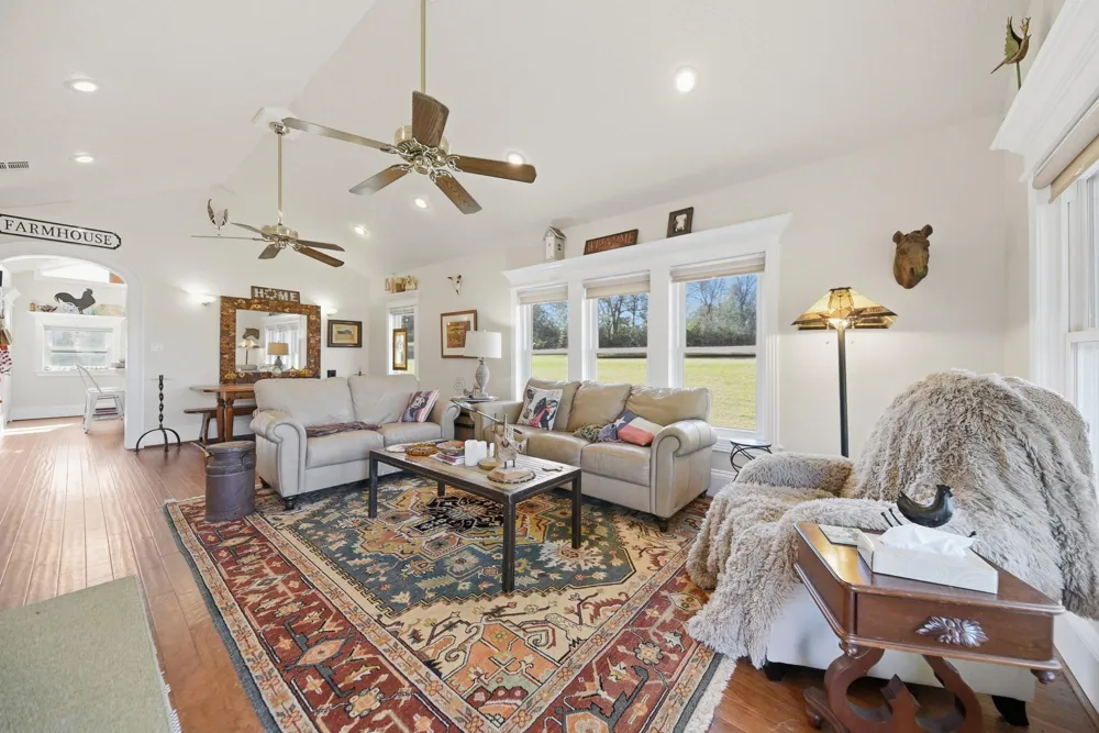 1804 Fm 109 New Ulm, TX 78950