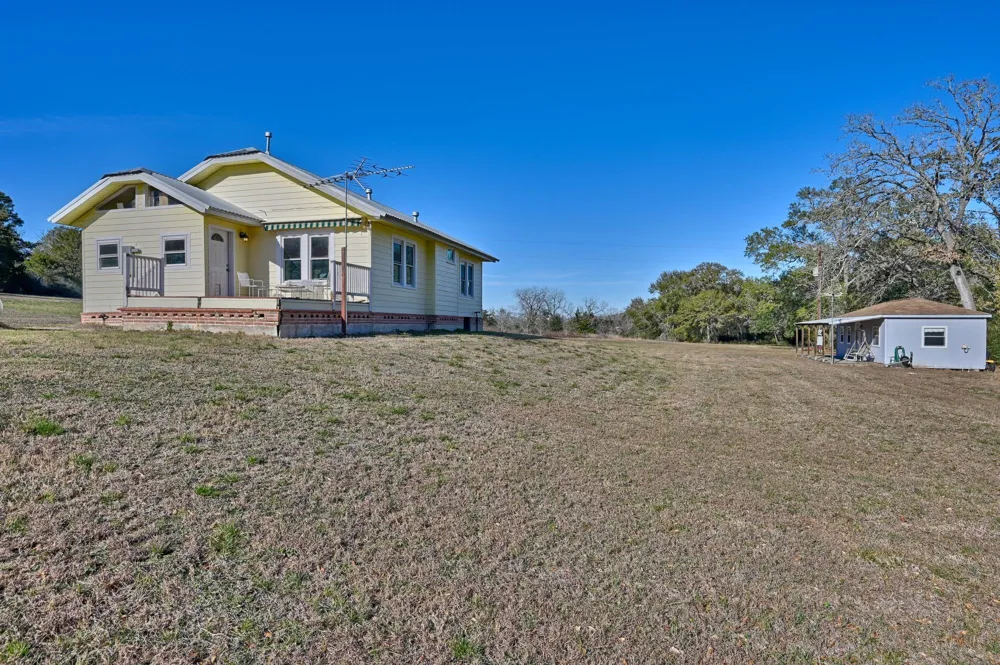 1804 Fm 109 New Ulm, TX 78950