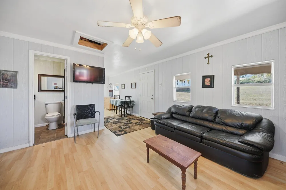 1804 Fm 109 New Ulm, TX 78950
