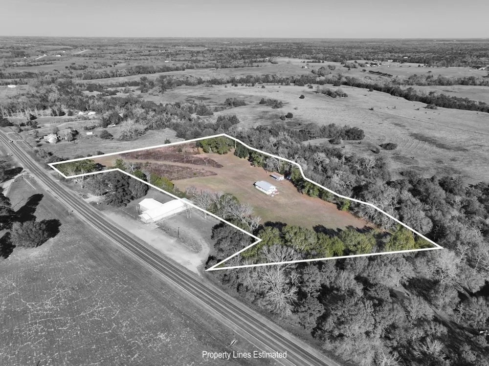 1804 Fm 109 New Ulm, TX 78950
