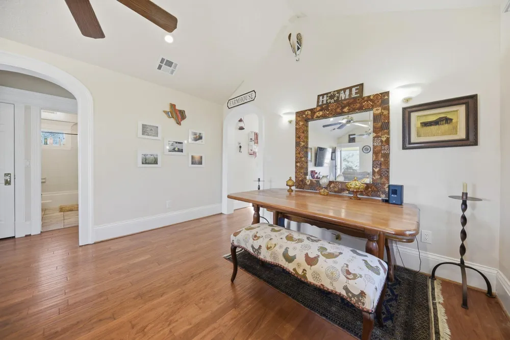 1804 Fm 109 New Ulm, TX 78950