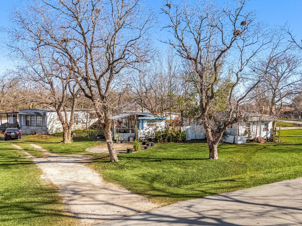 9405 Montgomery Lane La Porte, TX 77571