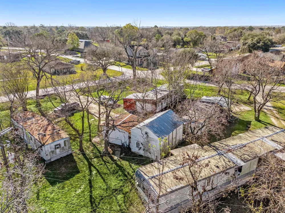 9405 Montgomery Lane La Porte, TX 77571