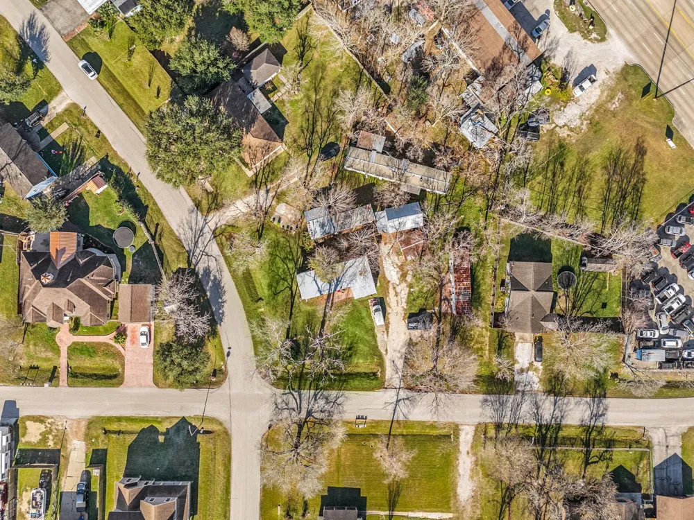 9405 Montgomery Lane La Porte, TX 77571
