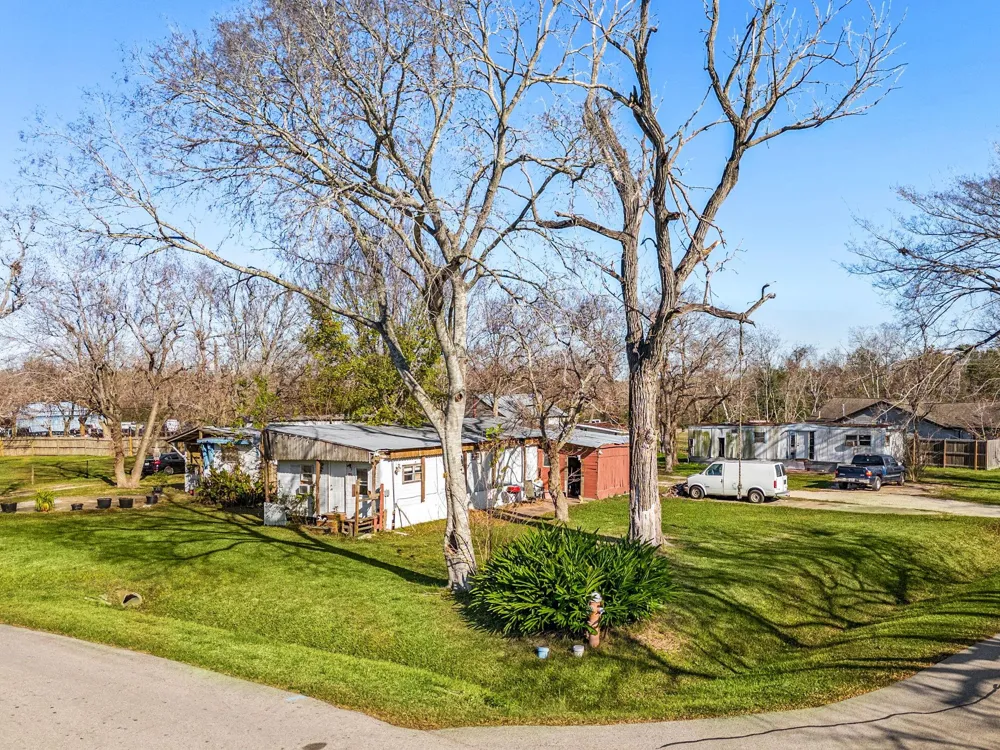 9405 Montgomery Lane La Porte, TX 77571