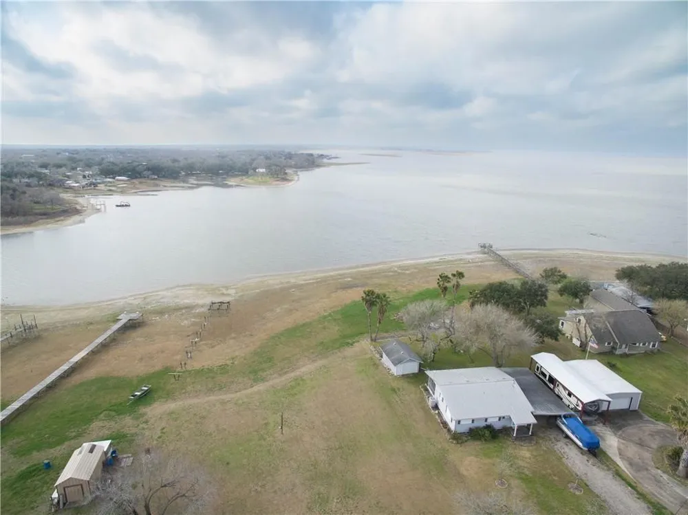 184 Zenna Drive Mathis, TX 78368