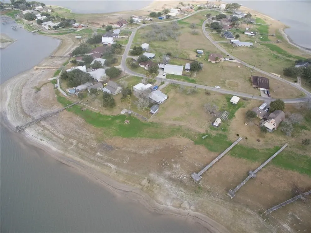 184 Zenna Drive Mathis, TX 78368