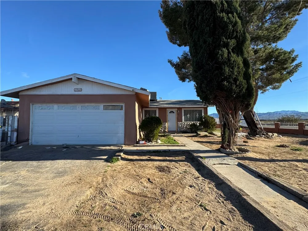 37869 Grandview Avenue Yermo, CA 92398