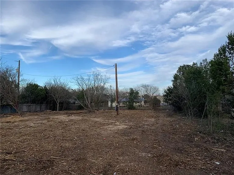 1600 S West Drive Leander, TX 78641