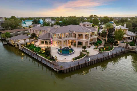 112 Bayou Lane