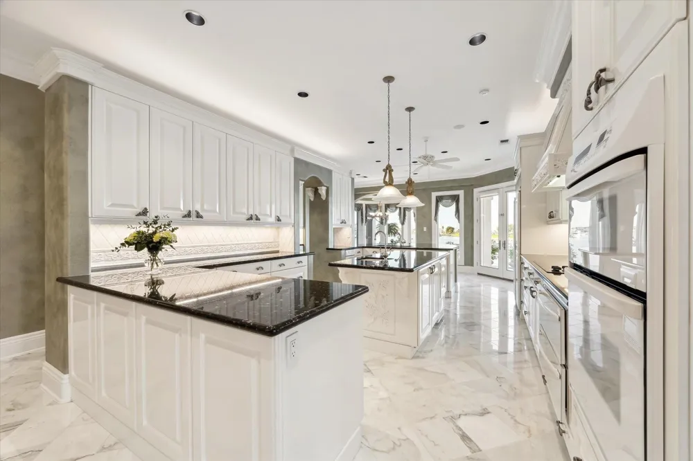 112 Bayou Lane Kemah, TX 77565