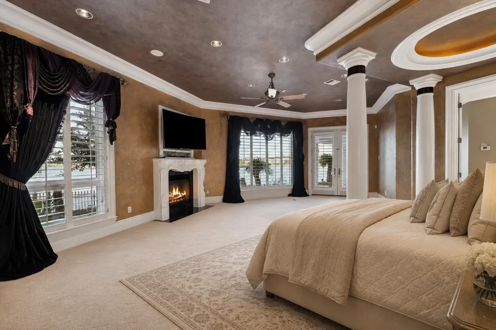 112 Bayou Lane Kemah, TX 77565