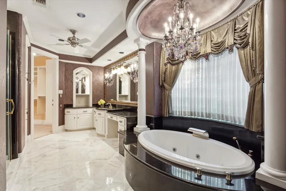 112 Bayou Lane Kemah, TX 77565
