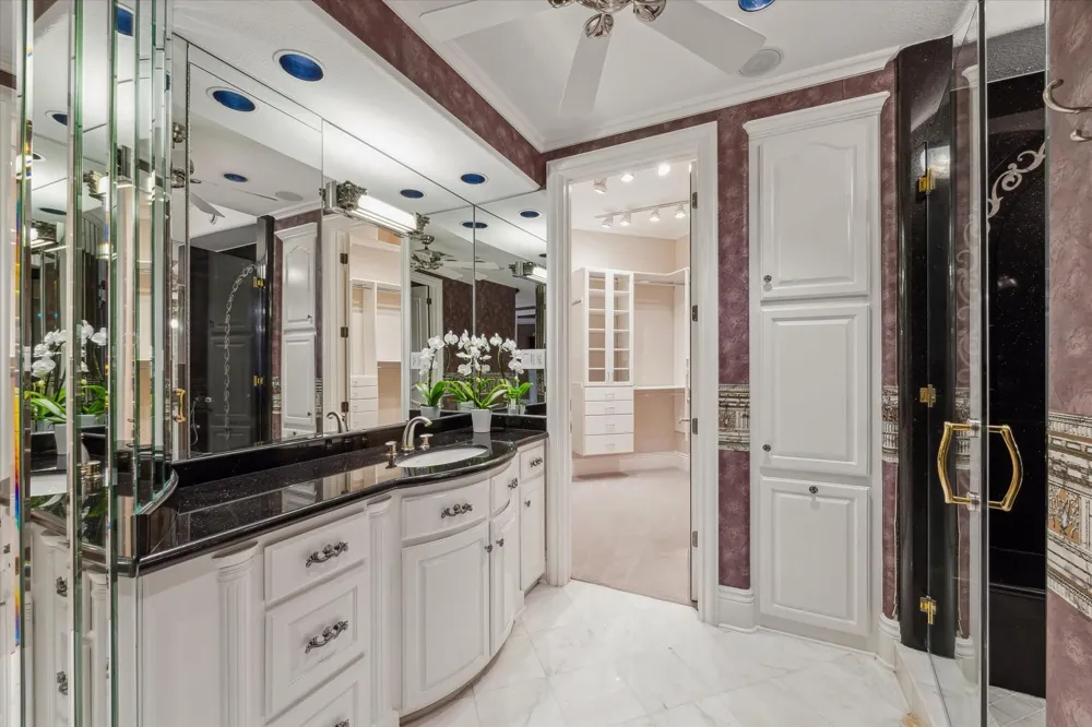 112 Bayou Lane Kemah, TX 77565