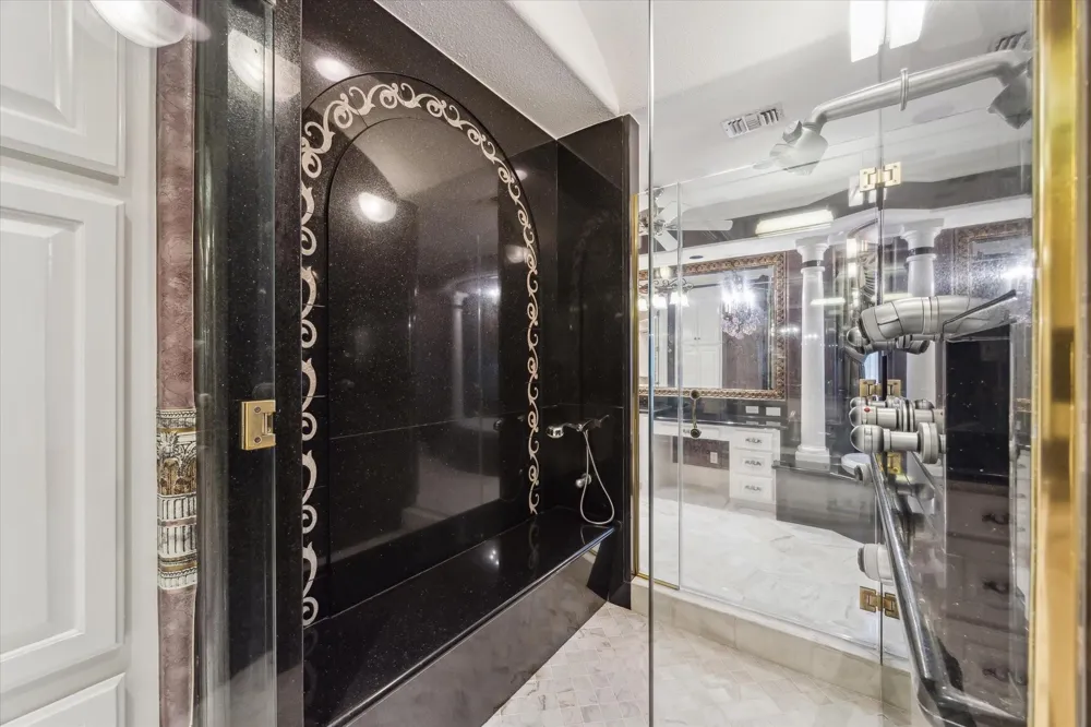 112 Bayou Lane Kemah, TX 77565