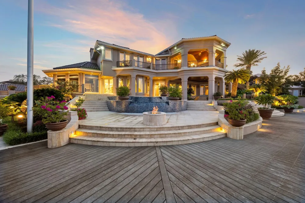 112 Bayou Lane Kemah, TX 77565