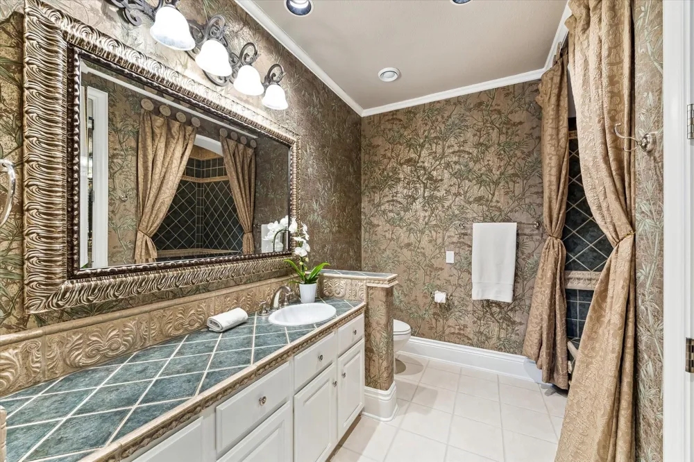 112 Bayou Lane Kemah, TX 77565
