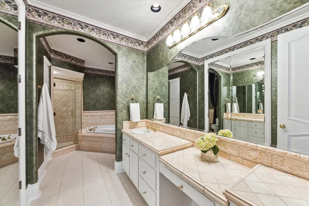 112 Bayou Lane Kemah, TX 77565