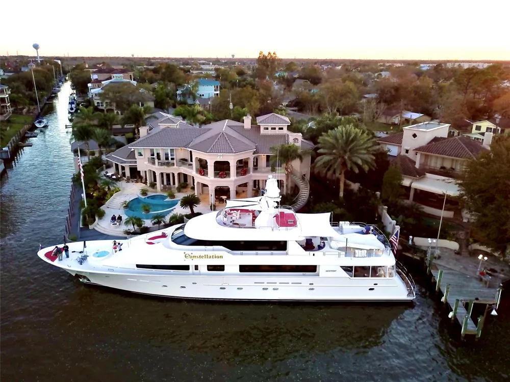 112 Bayou Lane Kemah, TX 77565