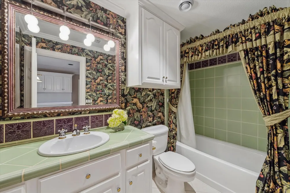 112 Bayou Lane Kemah, TX 77565