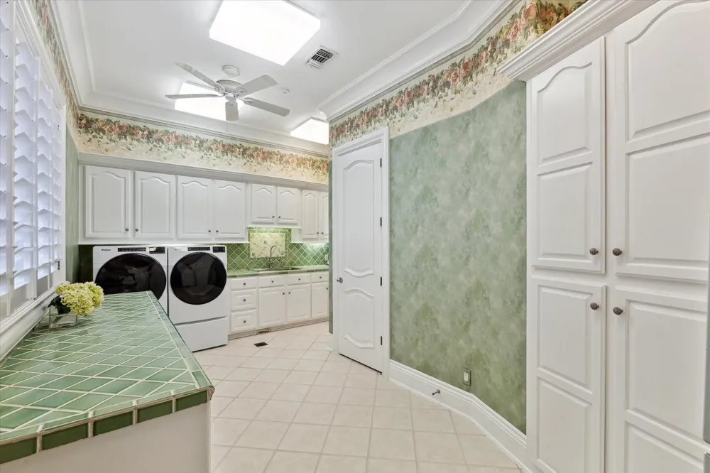 112 Bayou Lane Kemah, TX 77565
