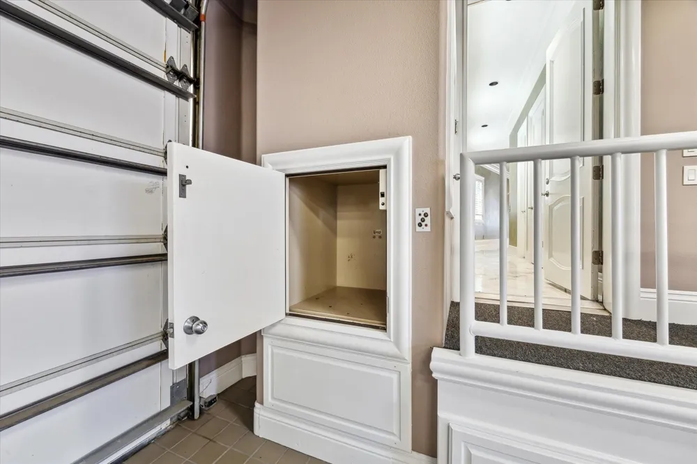 112 Bayou Lane Kemah, TX 77565