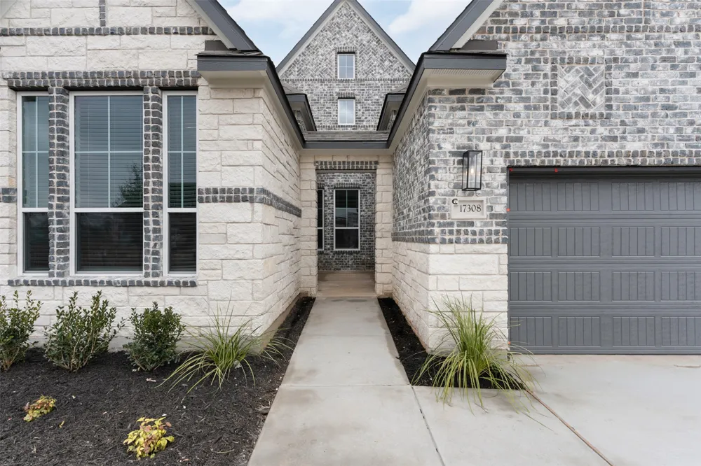 17308 Silverman Drive Pflugerville, TX 78660