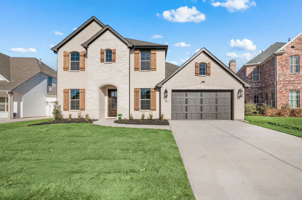 906 Highlands Avenue