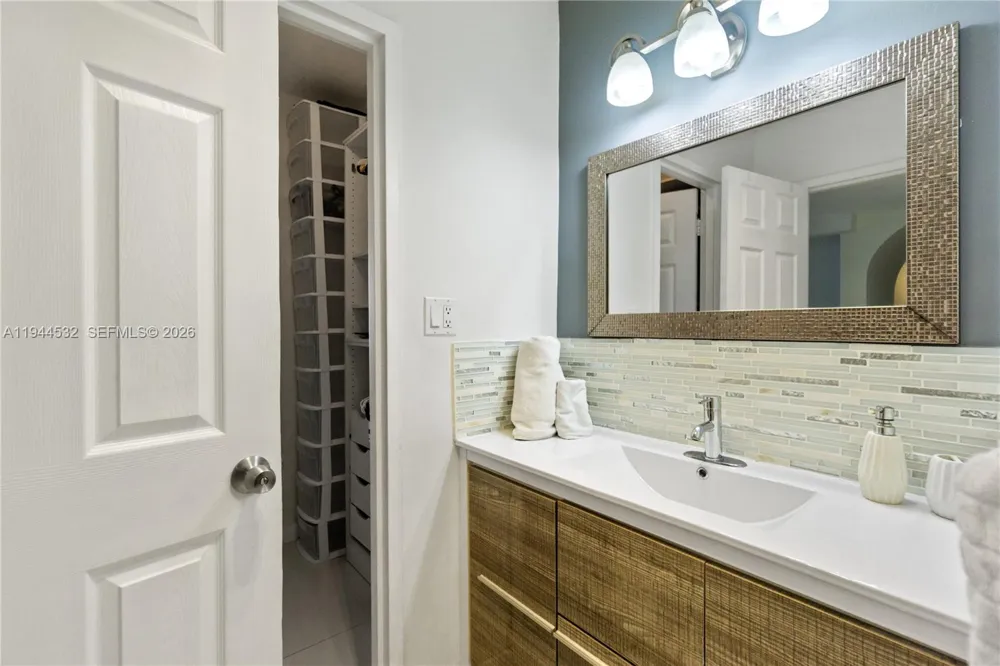 100 Lincoln Rd #501 Miami Beach, FL 33139