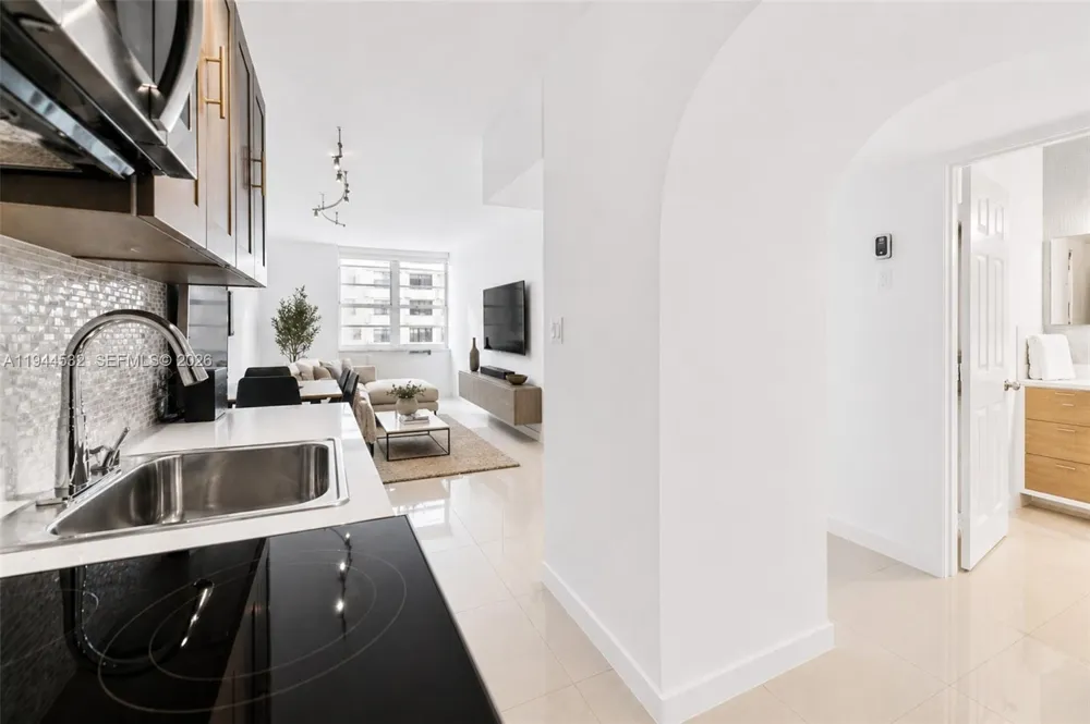 100 Lincoln Rd #501 Miami Beach, FL 33139