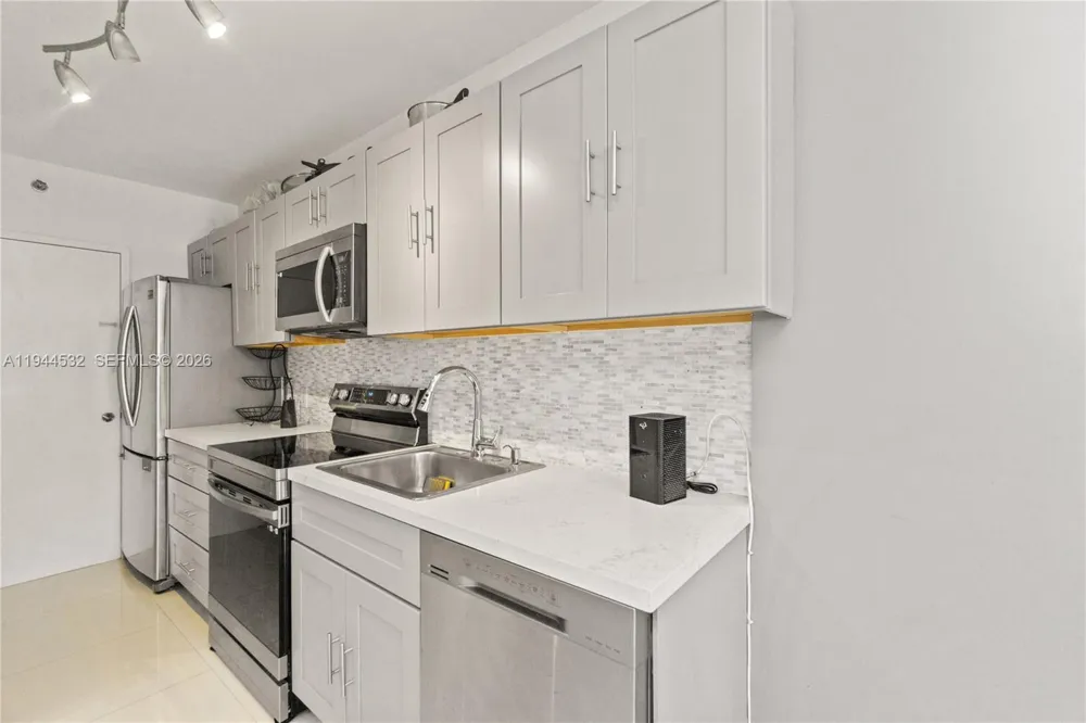 100 Lincoln Rd #501 Miami Beach, FL 33139