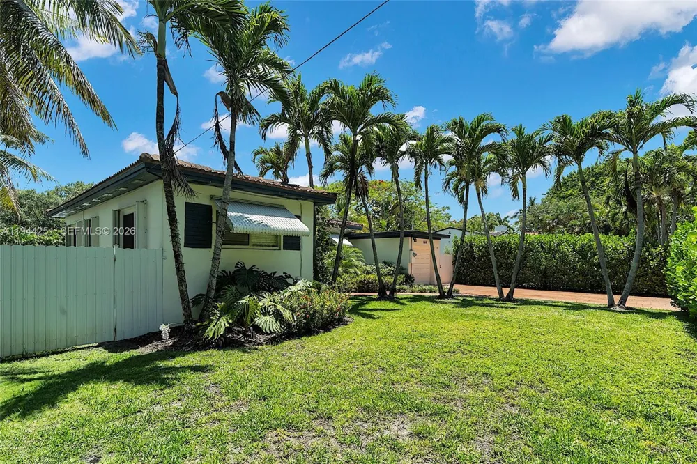 660 NE 121st St Biscayne Park, FL 33161
