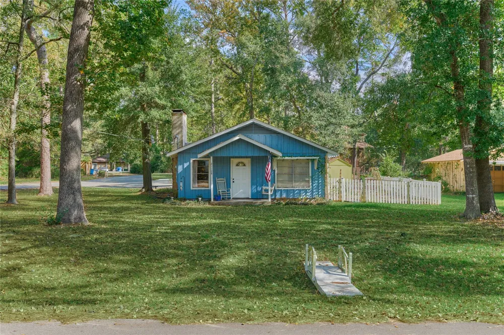 21128 Huckleberry Lane