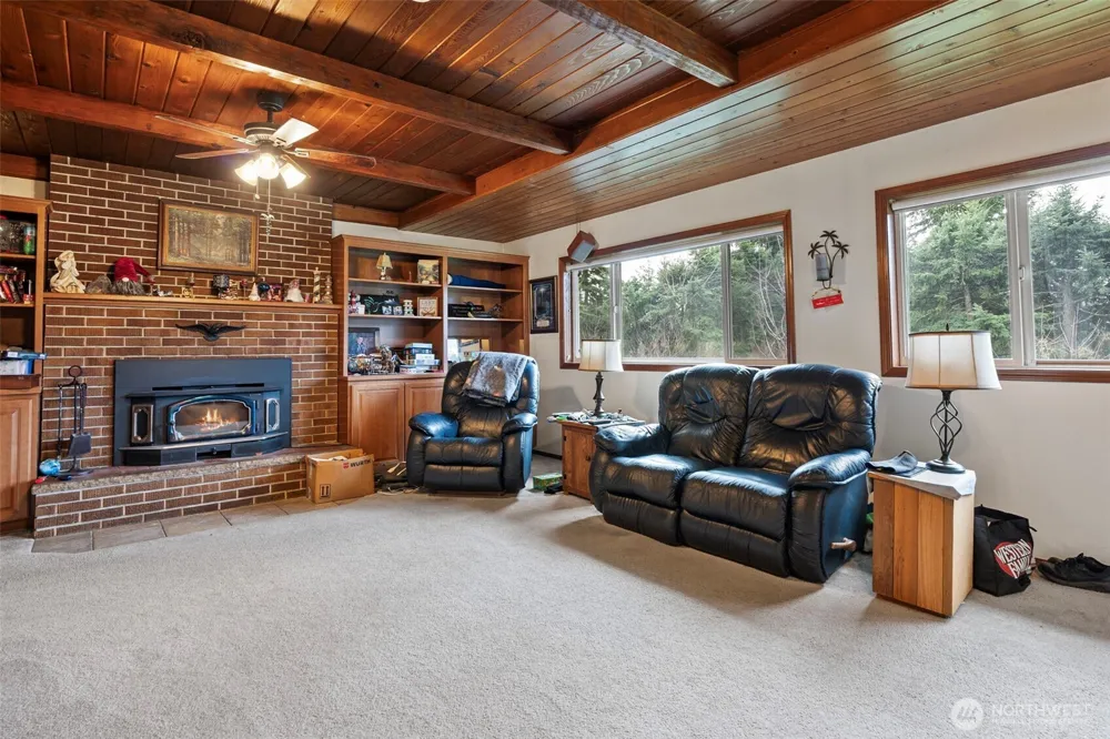 9431 Pipeline Road E Puyallup, WA 98371